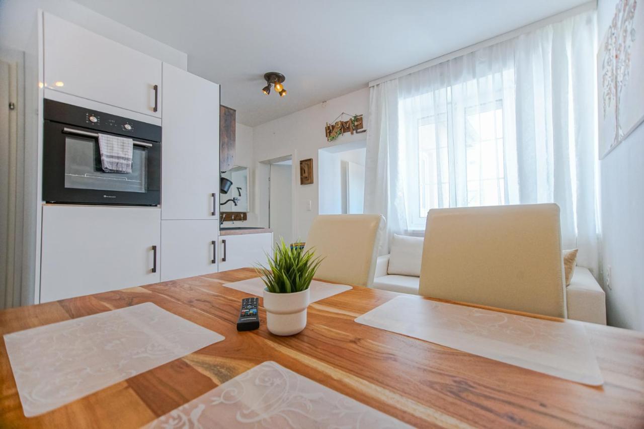 Auszeit Steiraland 7 Mit Ueberdachten Balkon Und Parkplatz Λεόμπεν Εξωτερικό φωτογραφία